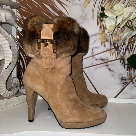 Stuart Weitzman suede fur trim ankle boots🌸 - Picture 1 of 12